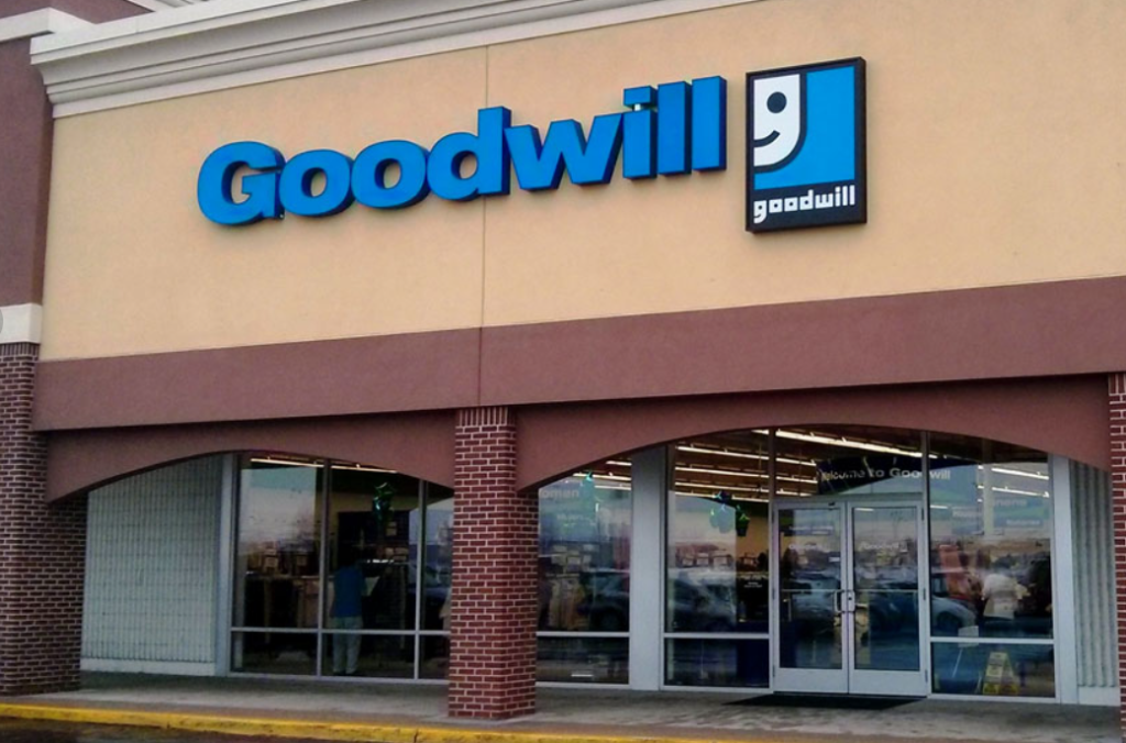 Does Goodwill Take Apple Pay