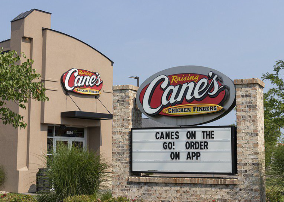 Does Raising Canes Take Apple Pay
